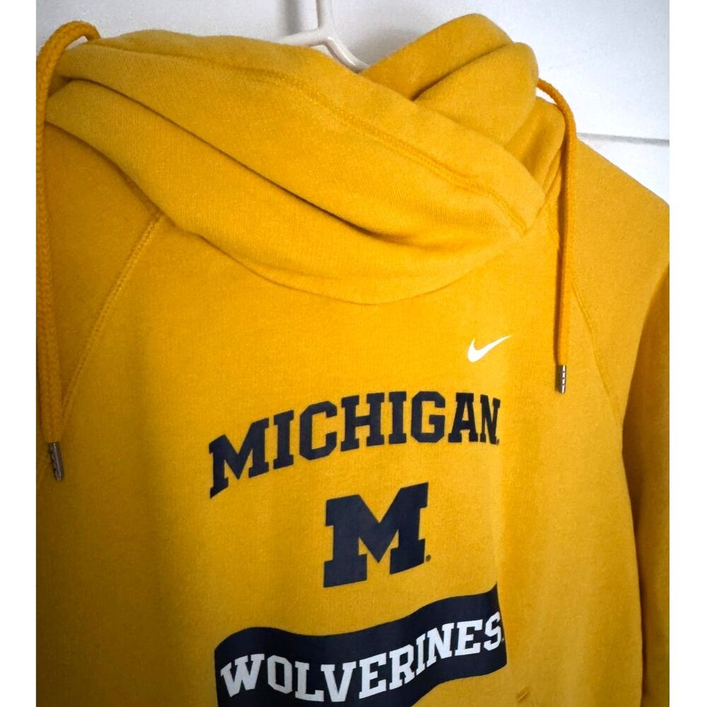 Nike Michigan Wolverines Sweatshirt Hoodie Womens Medium Maize Yellow Cowl Neck
